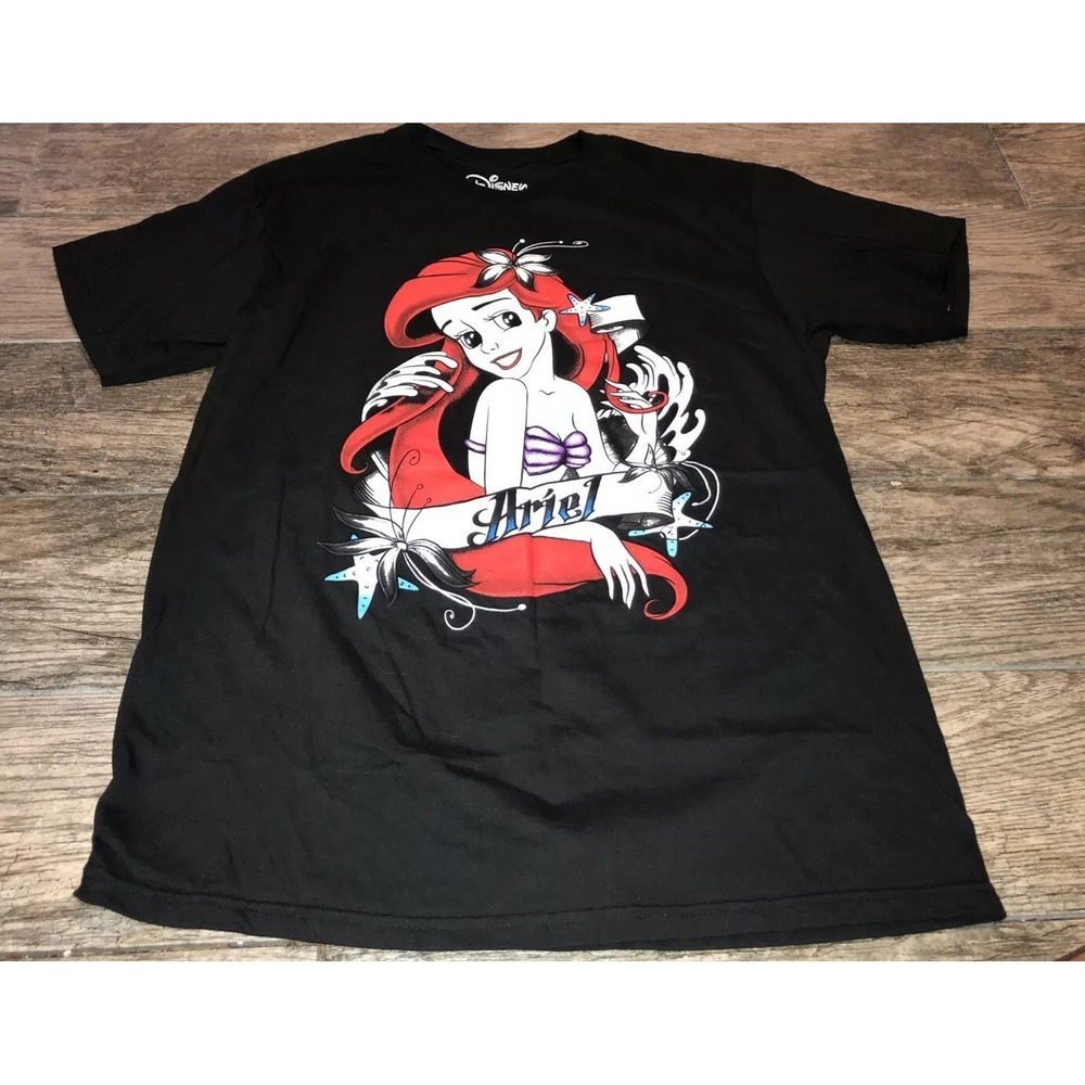 Disney Ariel Women's‎ T-Shirt Size Medium
